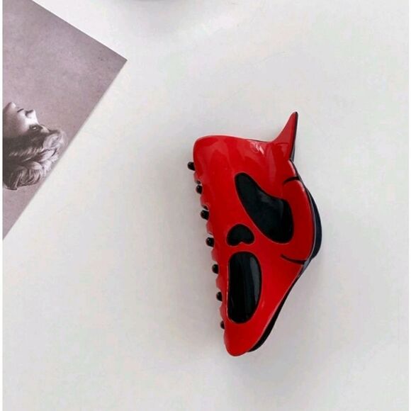 Red Devil Horned Ghost Face Acrylic Hair Clip - Picture 2 of 8